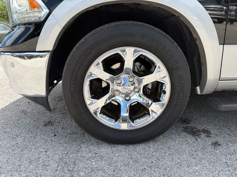 Used 2014 RAM 1500 Laramie w/ Convenience Group image 10