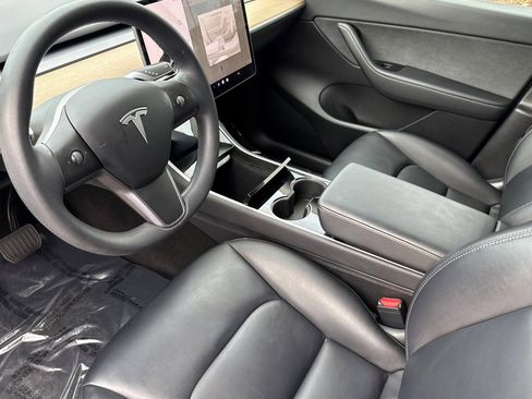 Used 2020 Tesla Model Y Long Range image 4