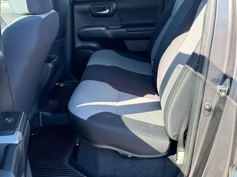Used 2020 Toyota Tacoma TRD Sport w/ Technology Package AWD/4WD image 21