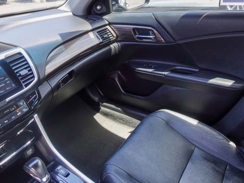 Used 2017 Honda Accord EX-L image 20