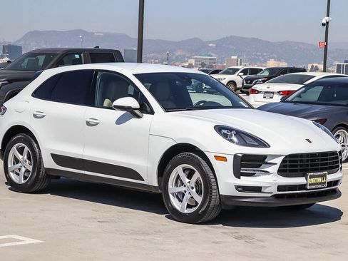 Used 2021 Porsche Macan image 3