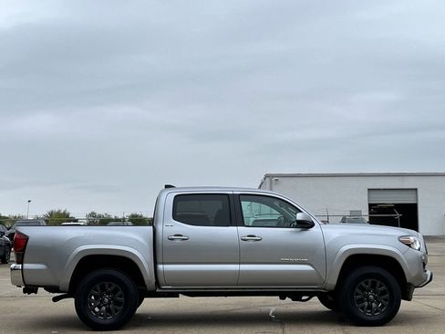 Used 2023 Toyota Tacoma SR5 AWD/4WD image 3