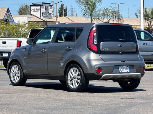 Used 2019 Kia Soul + FWD image 3