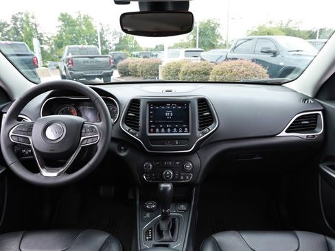 Used 2022 Jeep Cherokee Latitude Lux w/ Mopar Interior Package AWD/4WD image 30