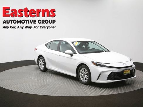 Used 2025 Toyota Camry LE FWD image 51