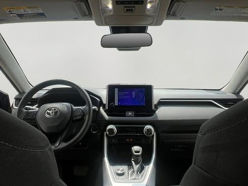 Used 2025 Toyota RAV4 XLE AWD/4WD image 10