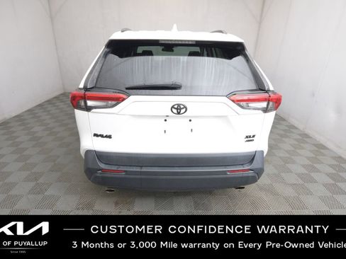 Used 2021 Toyota RAV4 XLE image 6