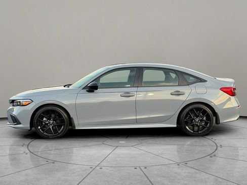 Used 2024 Honda Civic Sport image 3