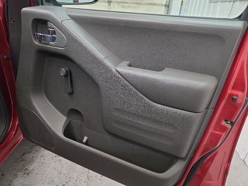 Used 2015 Nissan Frontier S image 30