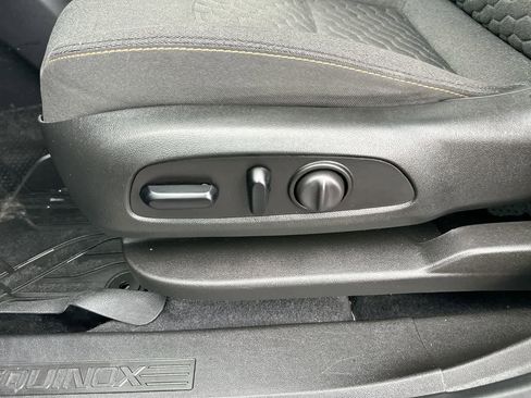 Used 2020 Chevrolet Equinox LT image 22