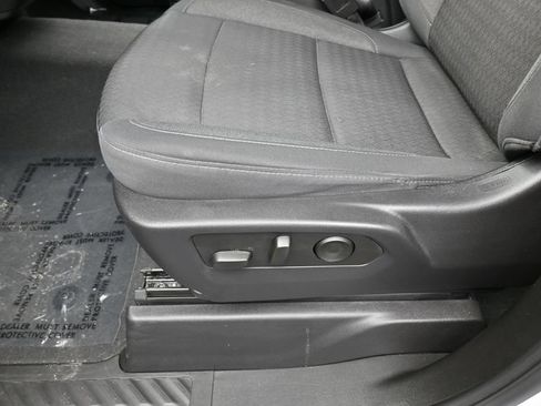 Used 2024 Chevrolet Silverado 1500 Custom RWD image 17