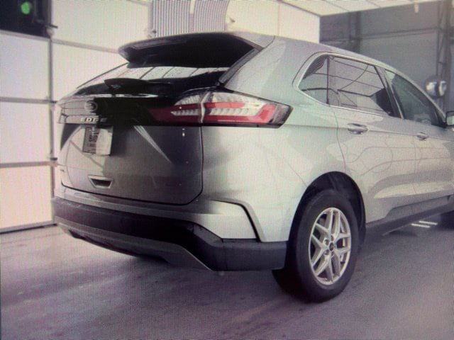 Used 2023 Ford Edge SEL AWD/4WD image 6