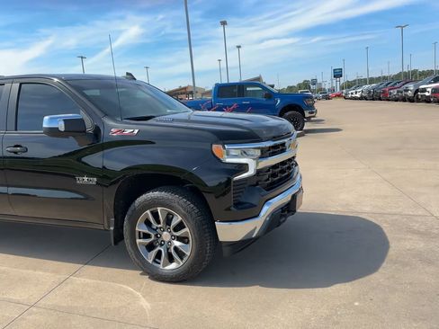 Used 2025 Chevrolet Silverado 1500 LT AWD/4WD image 9