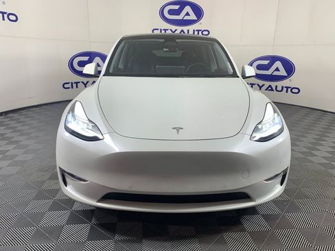 Used 2022 Tesla Model Y Long Range image 9