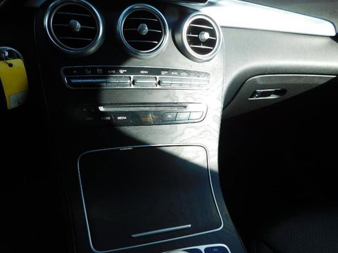 Used 2016 Mercedes-Benz GLC 300 image 24