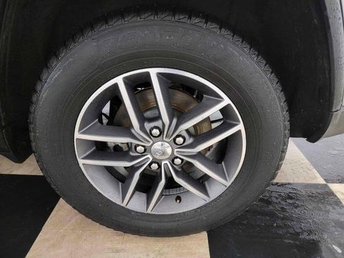 Used 2017 Jeep Grand Cherokee Limited image 54