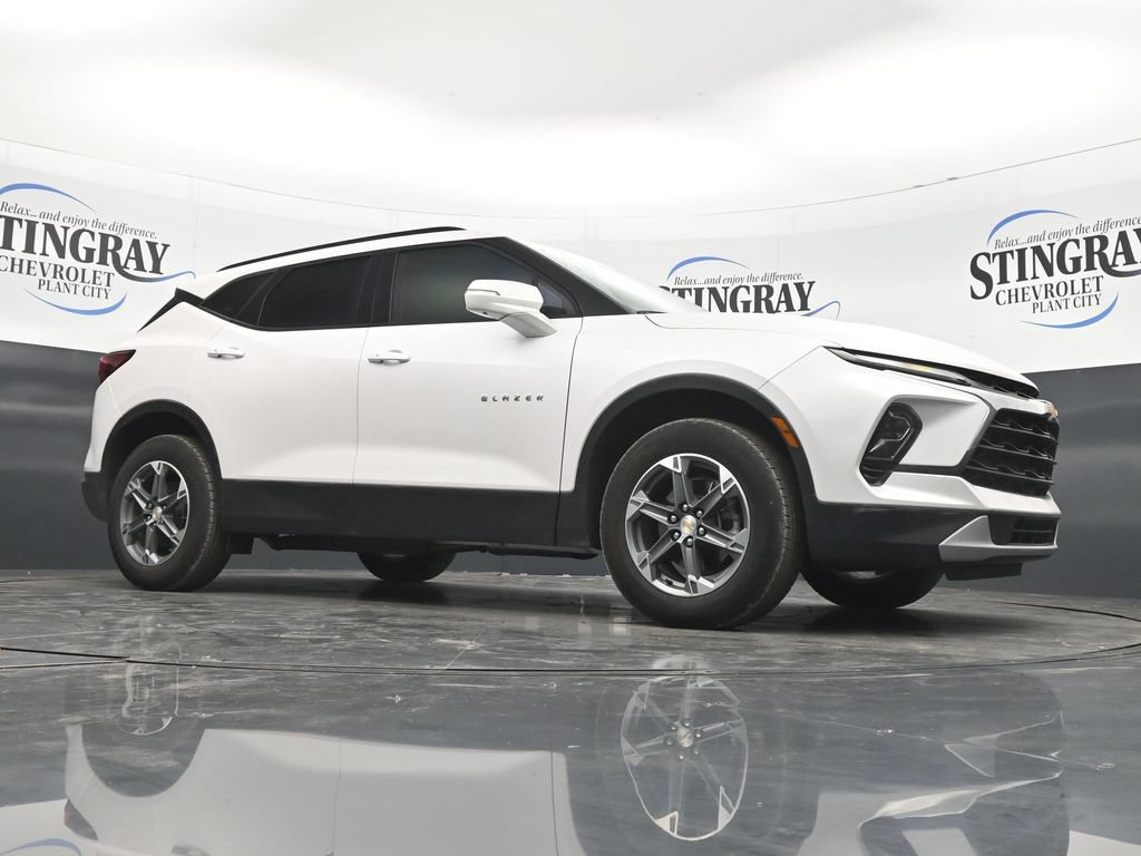 Used 2025 Chevrolet Blazer LT w/ Sound & Technology Package FWD image 26