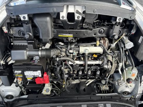 Used 2020 Nissan Kicks SV FWD image 9