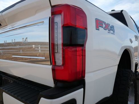 Used 2023 Ford F250 Platinum w/ FX4 Off-Road Package AWD/4WD image 12