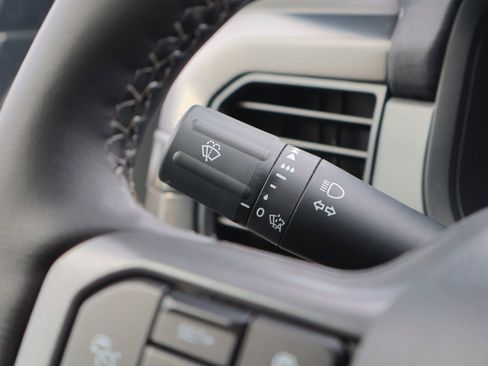 Used 2025 Ford F150 Lariat w/ Equipment Group 501A Mid image 13