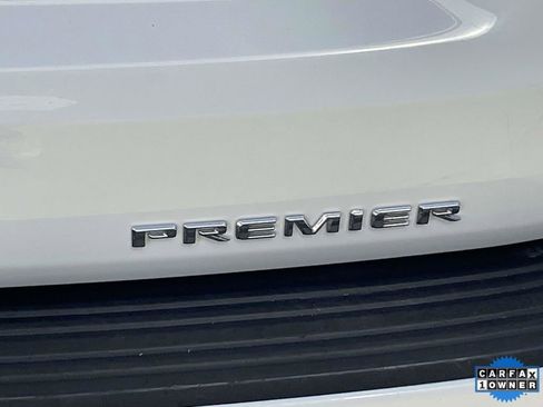Used 2023 Chevrolet Suburban Premier image 8