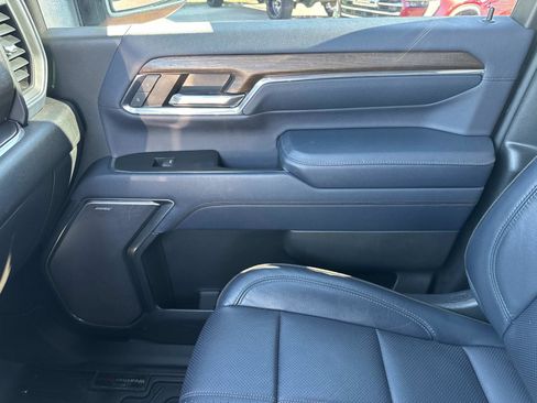 Used 2024 Chevrolet Silverado 2500 High Country w/ Technology Package image 29