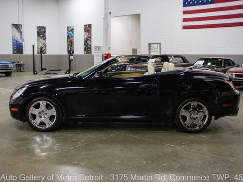 Used 2004 Lexus SC 430 Convertible RWD image 4