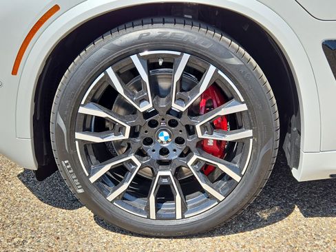 New 2026 BMW X5 xDrive50e image 11