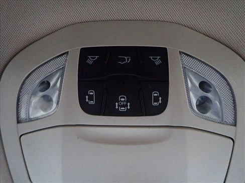 Used 2022 Chrysler Pacifica Touring-L image 24