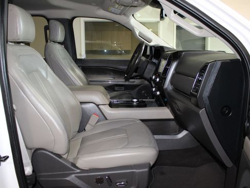Used 2018 Ford Expedition Limited w/ Driver Assistance Package RWD image 36