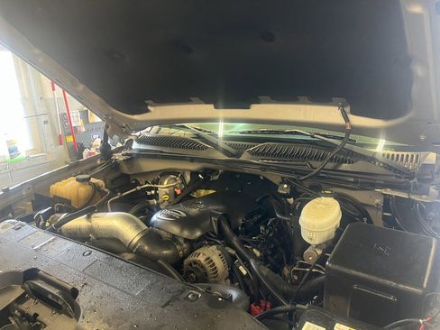 Used 2004 Chevrolet Silverado 1500 4x4 Regular Cab w/ Light Duty Power Package image 19