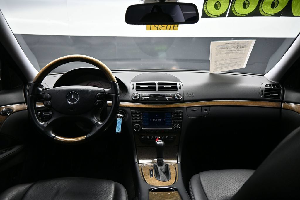 Used 2008 Mercedes-Benz E 350 4MATIC Sedan image 14