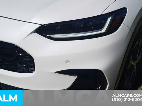 Used 2023 Honda HR-V EX-L image 12