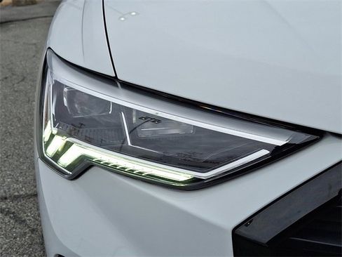 Used 2022 Audi Q3 2.0T Premium Plus w/ Premium Plus Package image 9