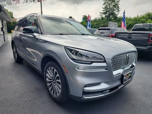 Used 2022 Lincoln Aviator AWD w/ Premium Package image 4