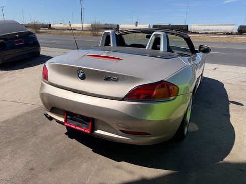 Used 2011 BMW Z4 sDrive30i w/ Premium Pkg image 24