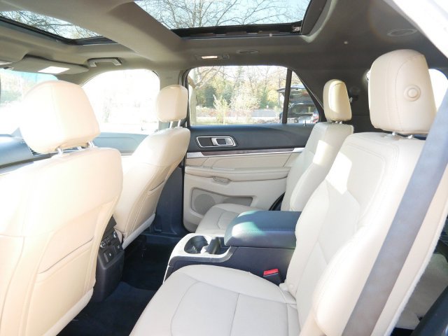 Used 2017 Ford Explorer Limited w/ Equipment Group 301A AWD/4WD image 9