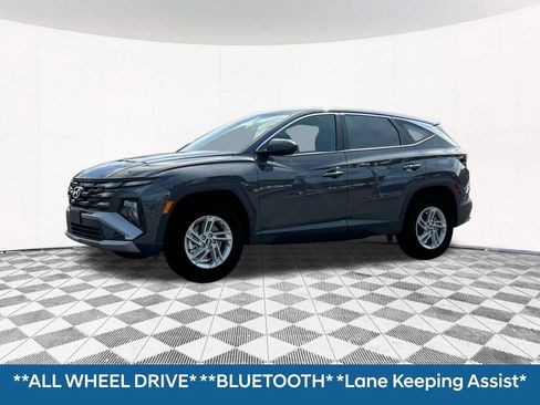 Certified 2025 Hyundai Tucson SE AWD/4WD image 2
