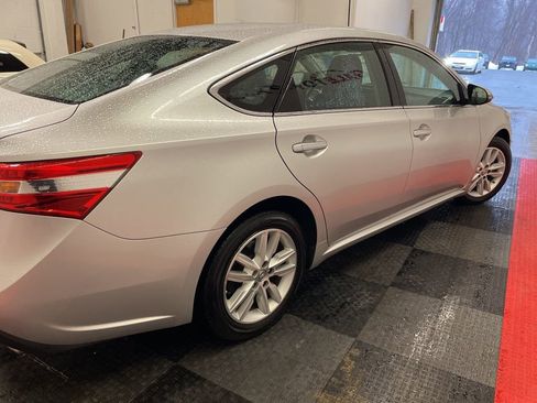 Used 2014 Toyota Avalon XLE image 11