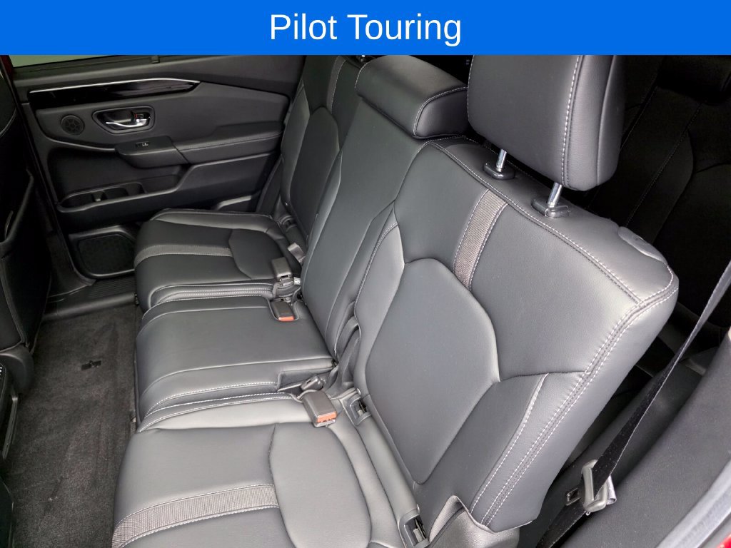 Used 2025 Honda Pilot Touring image 16