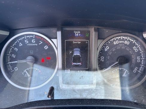 Used 2022 Toyota Tacoma SR5 w/ Technology Package image 6