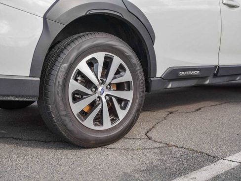 Used 2023 Subaru Outback Premium image 6