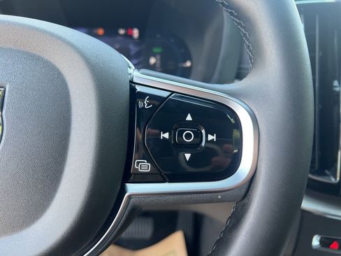 Certified 2024 Volvo XC60 T8 Ultimate w/ Climate Package image 19