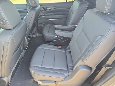 New 2026 Chevrolet Traverse LT w/ Sun and Wheel Package image 15