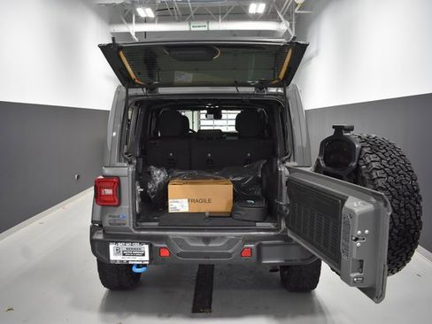 Used 2023 Jeep Wrangler Unlimited Rubicon 4xe w/ Safety Group image 38