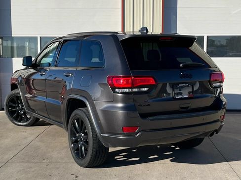 Used 2018 Jeep Grand Cherokee Altitude AWD/4WD image 21