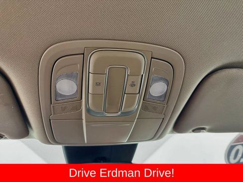 Used 2020 Hyundai Santa Fe SE FWD image 17