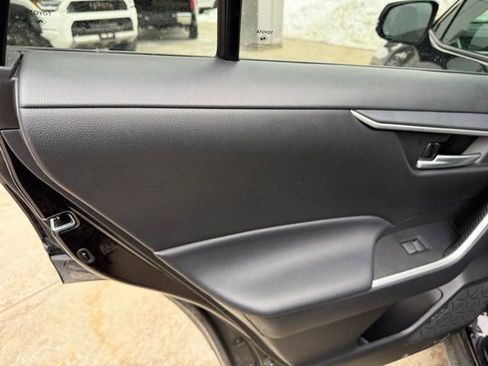 Used 2025 Toyota RAV4 XLE image 23