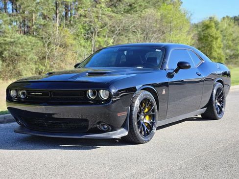 Used 2017 Dodge Challenger R/T Scat Pack w/ Dynamics Package image 8