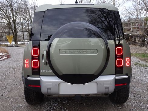 New 2025 Land Rover Defender 110 S image 11